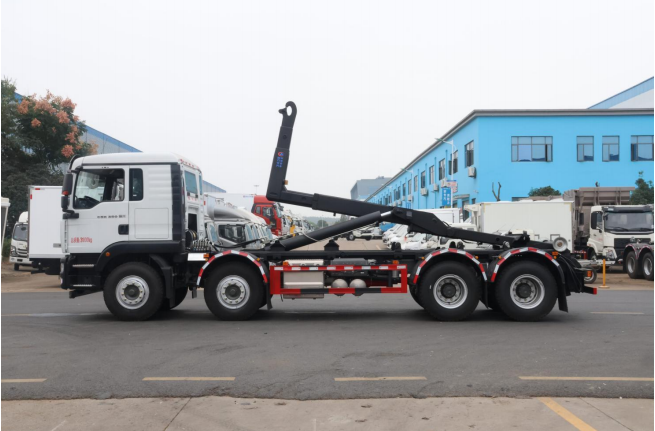 重汽前四后八勾臂垃圾車(chē)